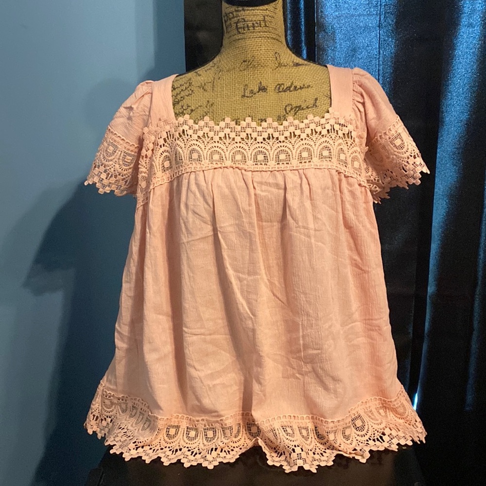 Pink lace short sleeve shirt